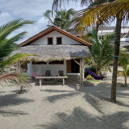 Beach Front Bungalows At The Coconut Canoa Eksteriør bilde