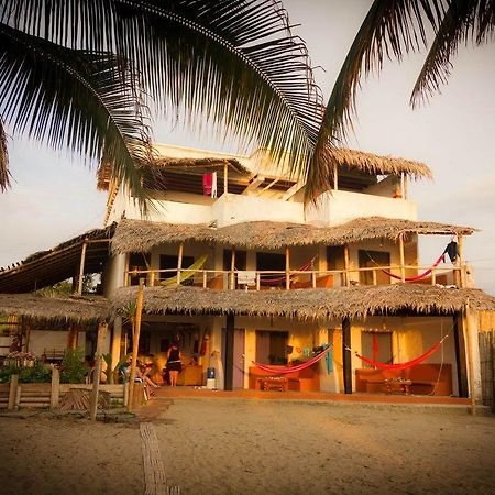 Beach Front Bungalows At The Coconut Canoa Eksteriør bilde
