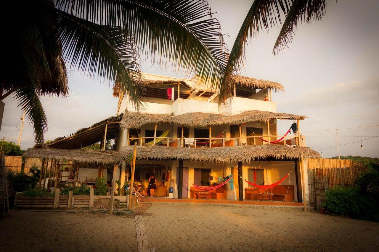 Beach Front Bungalows At The Coconut Canoa Eksteriør bilde